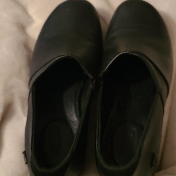 Keen Nursing Shoes - Picture 4 of 9